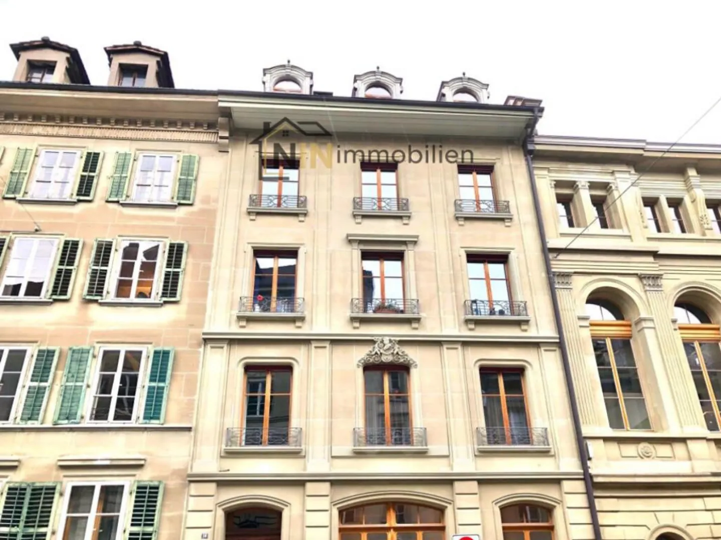 ART NOUVEAU ÉLEVÉ AU-DESSUS DES TOITS DE BURGDORF - Photo 1 sur 8