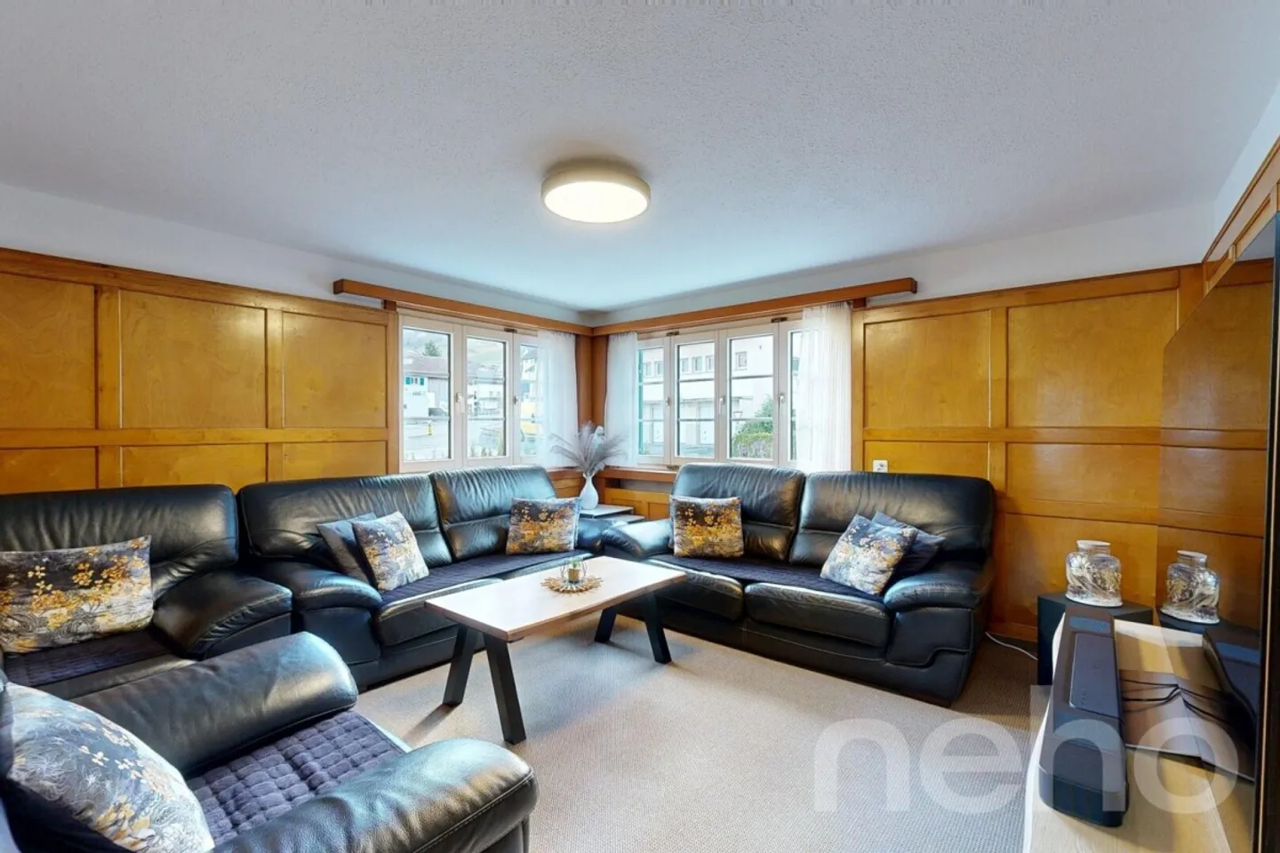 Charming Family Home in Wangs - Photo 3 of 12