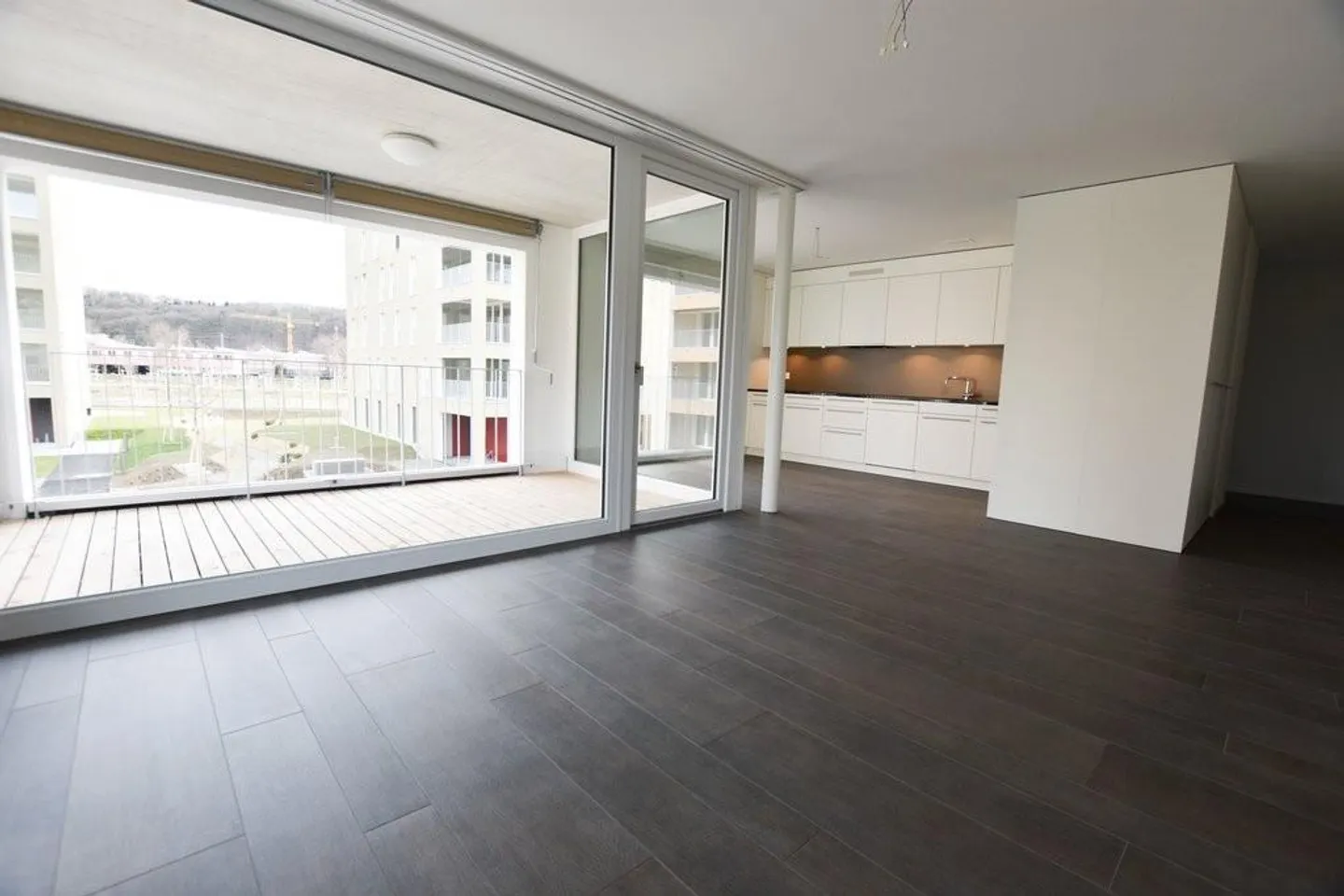 Moderno appartamento 2.5 stanze nel bellissimo Jardin du Paradis - Foto 1 di 11