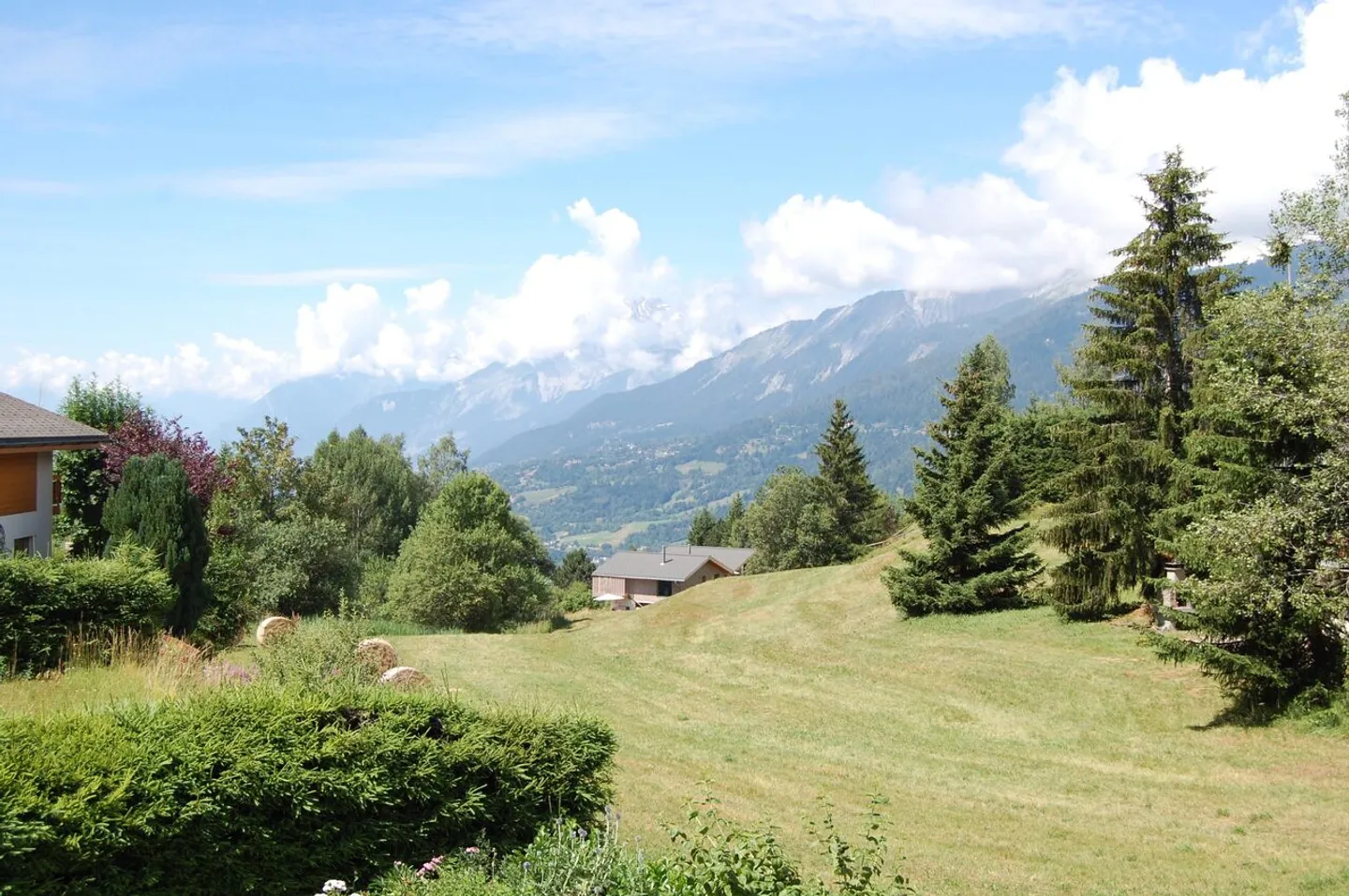 Chalet avec charme, 6,5 pièces à Crans – Vue incomparable et cadre alpin exceptionnel - Photo 16 sur 17