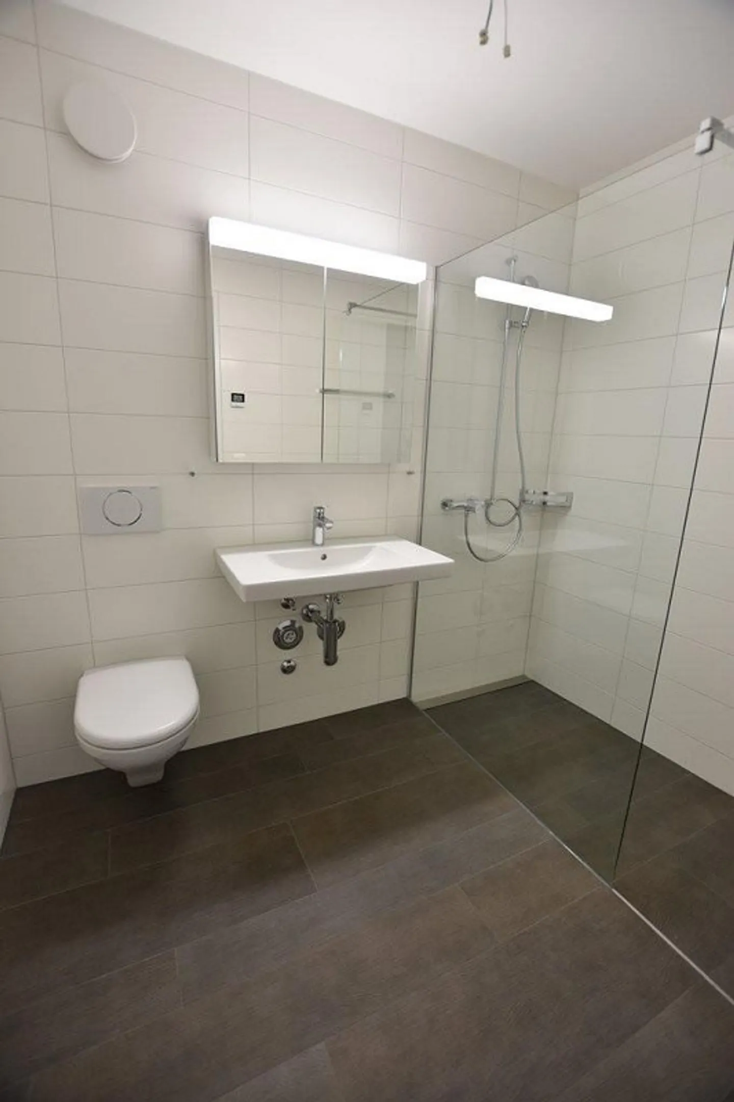 Moderno appartamento 2.5 stanze nel bellissimo Jardin du Paradis - Foto 9 di 11