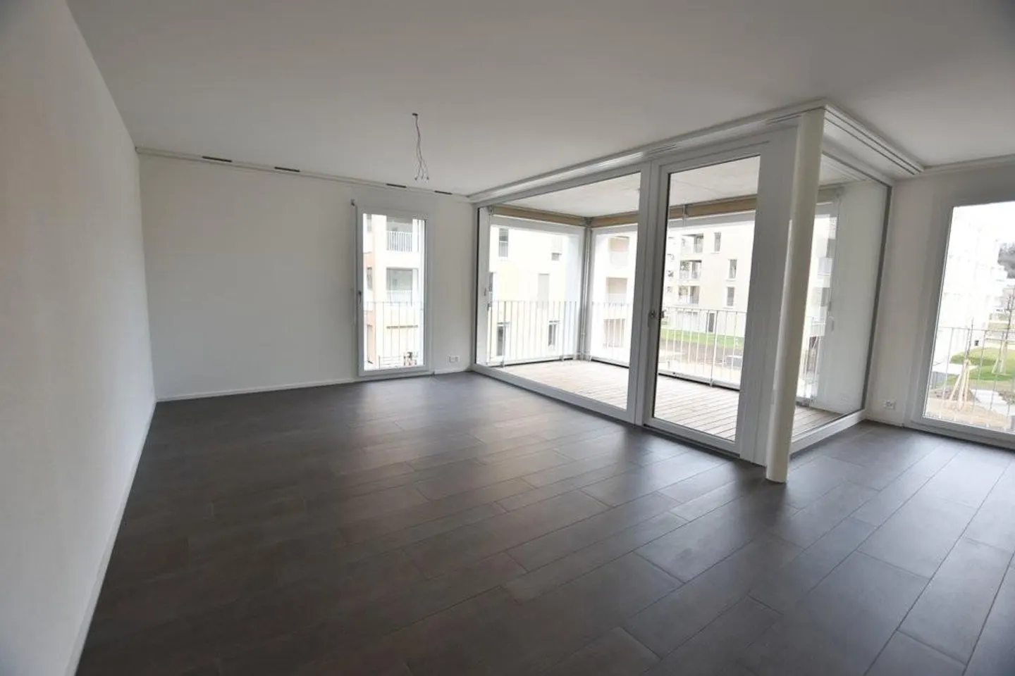 Moderno appartamento 2.5 stanze nel bellissimo Jardin du Paradis - Foto 5 di 11