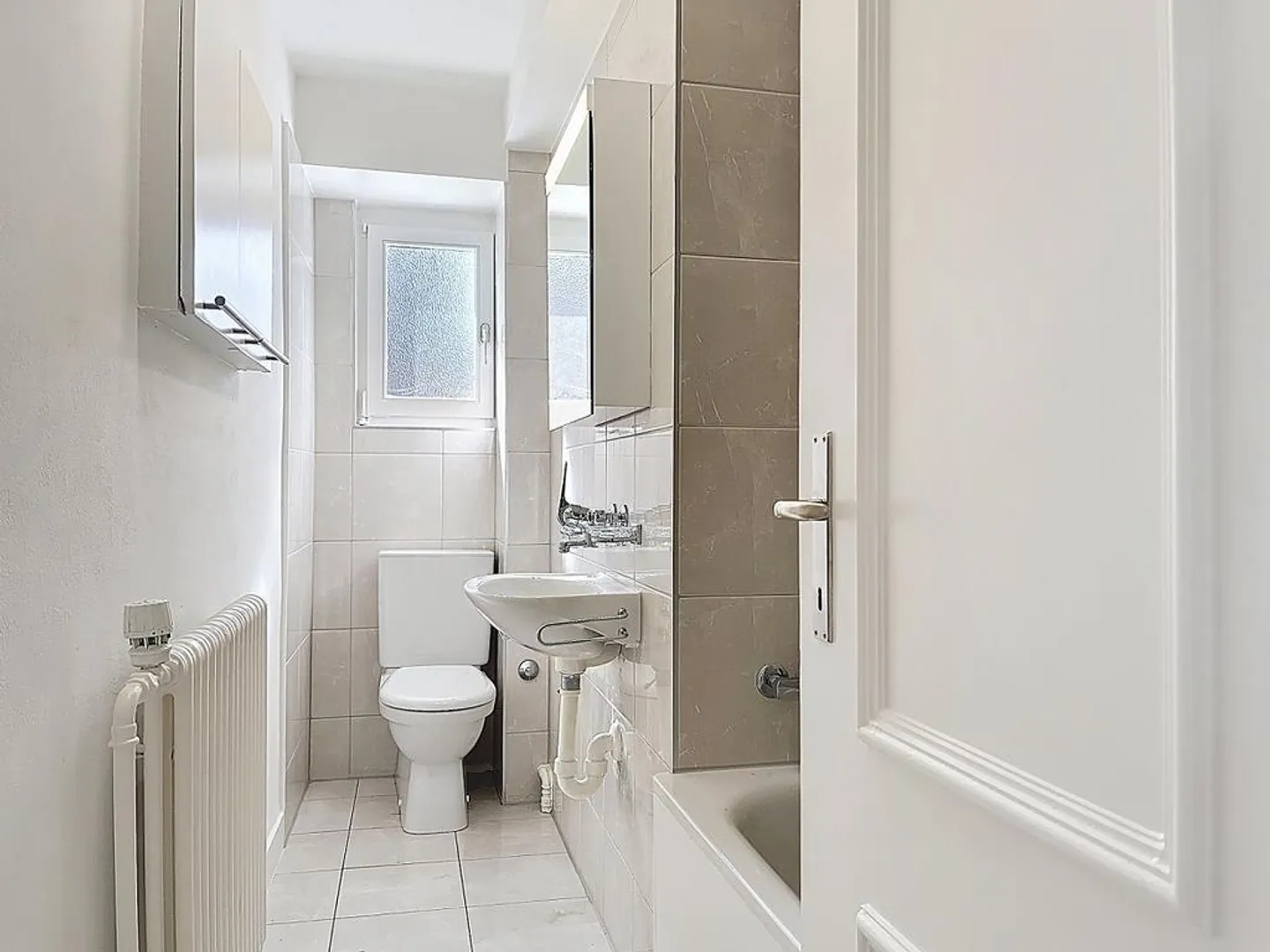 Light-flooded attic apartment in a quiet location in Altstetten - Photo 2 of 7