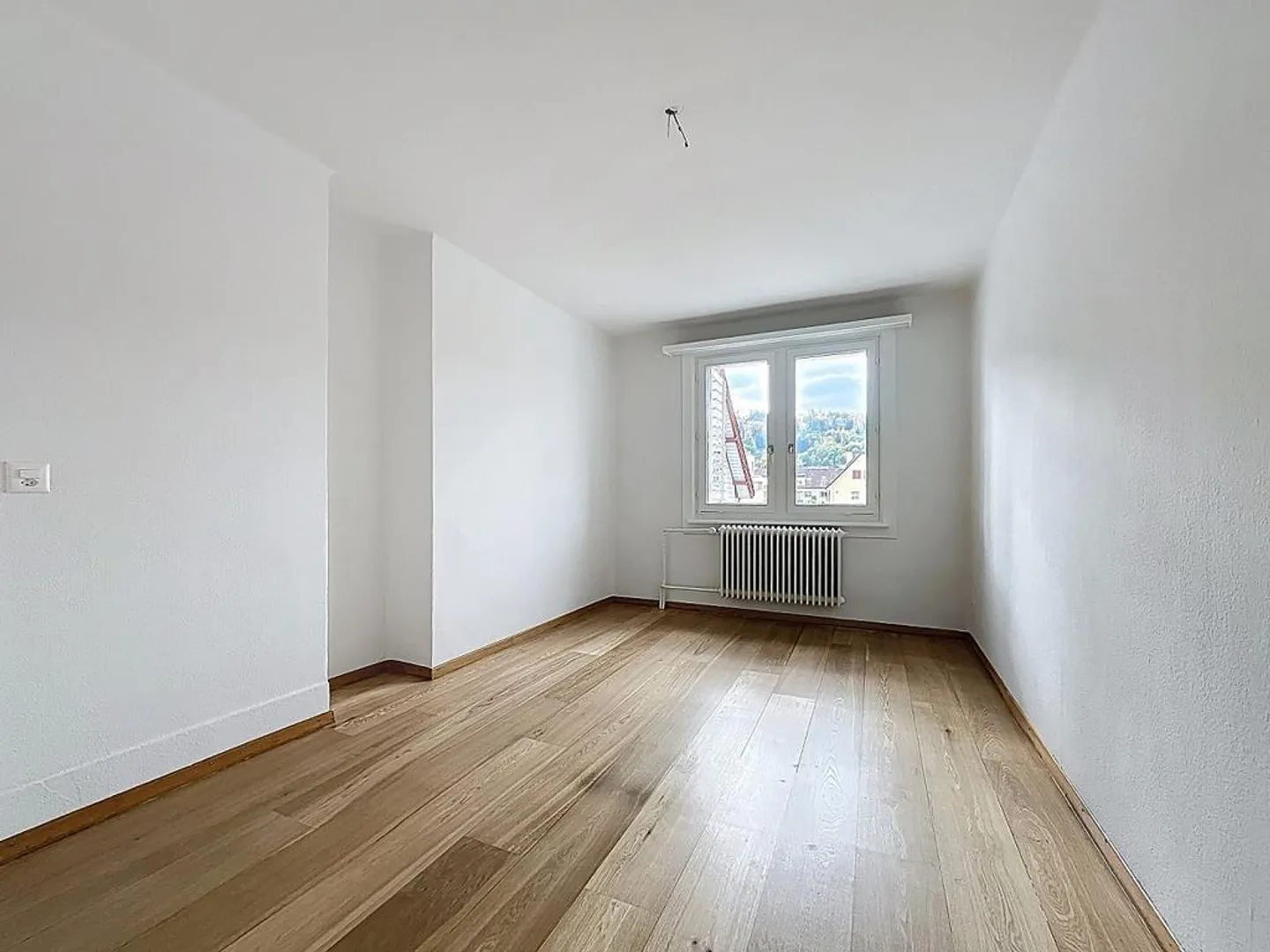 Light-flooded attic apartment in a quiet location in Altstetten - Photo 5 of 7