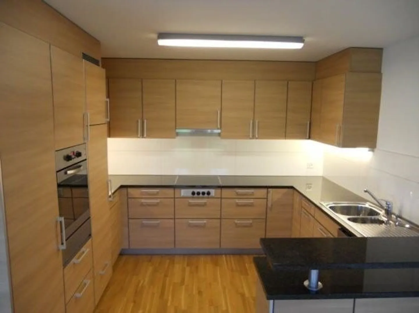 Spacious 3.5-Room Apartment - Photo 4 of 5