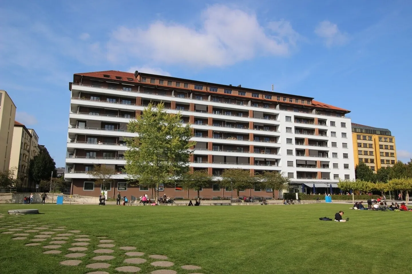 Wunderschöne und helle 2-Zimmer-Wohnung im Herzen der Stadt - Foto 1 von 2