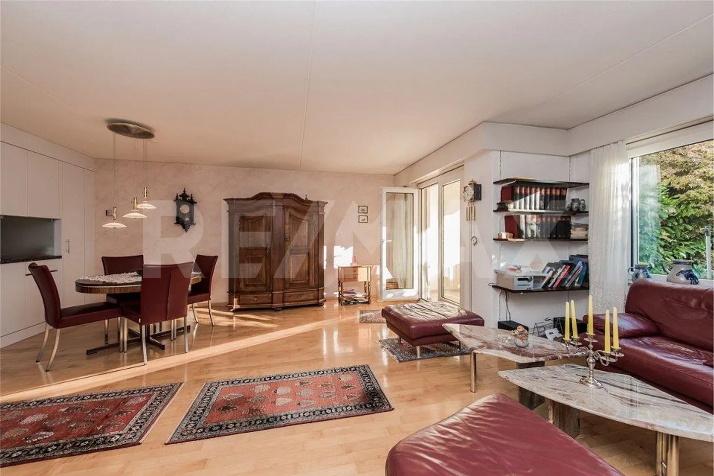 Casa a schiera soleggiata di 5 ½ locali in una posizione molto tranquilla - Foto 3 di 12