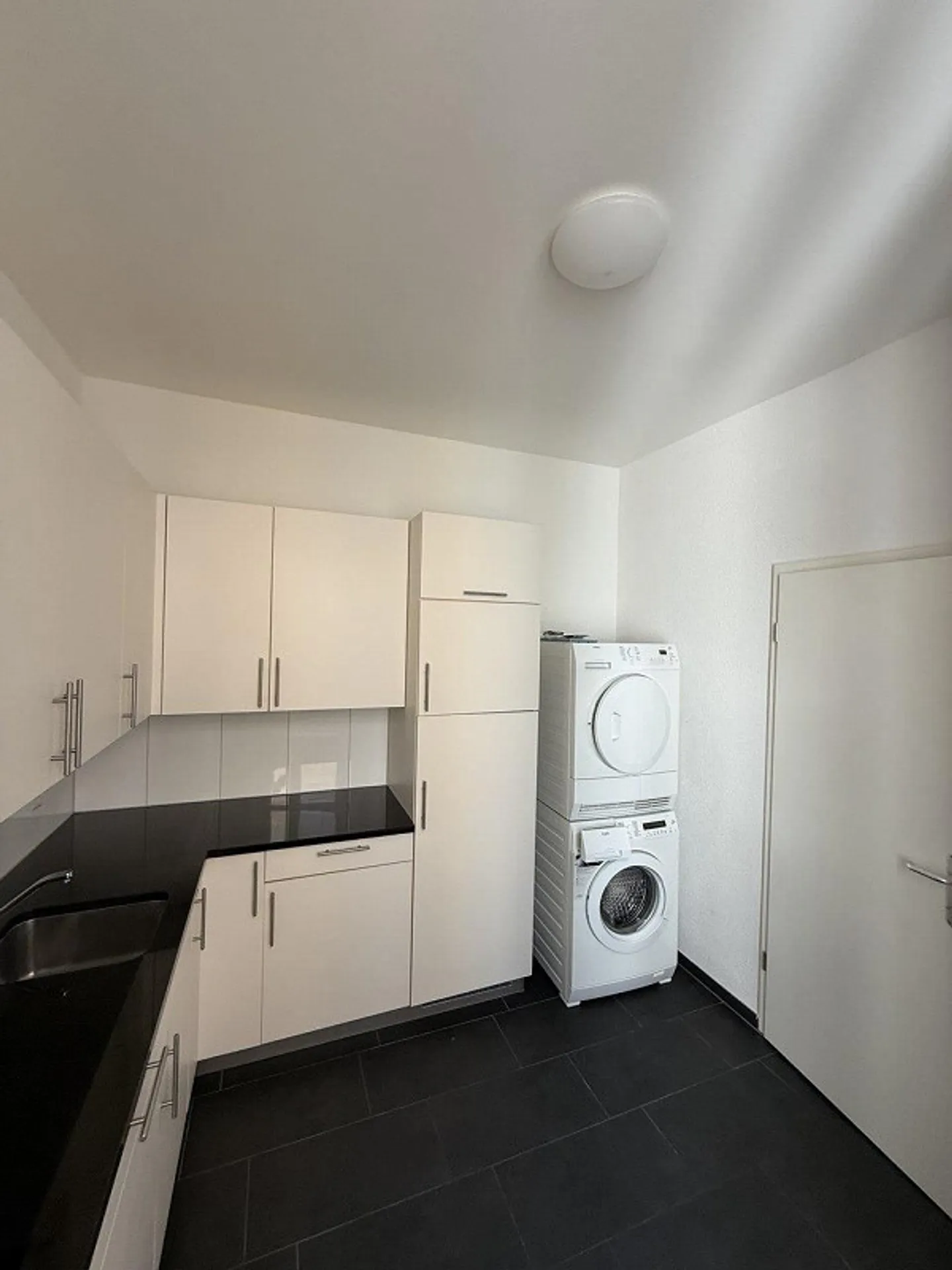 Appartamento attraente con 2 camere da letto in affitto - Foto 2 di 6