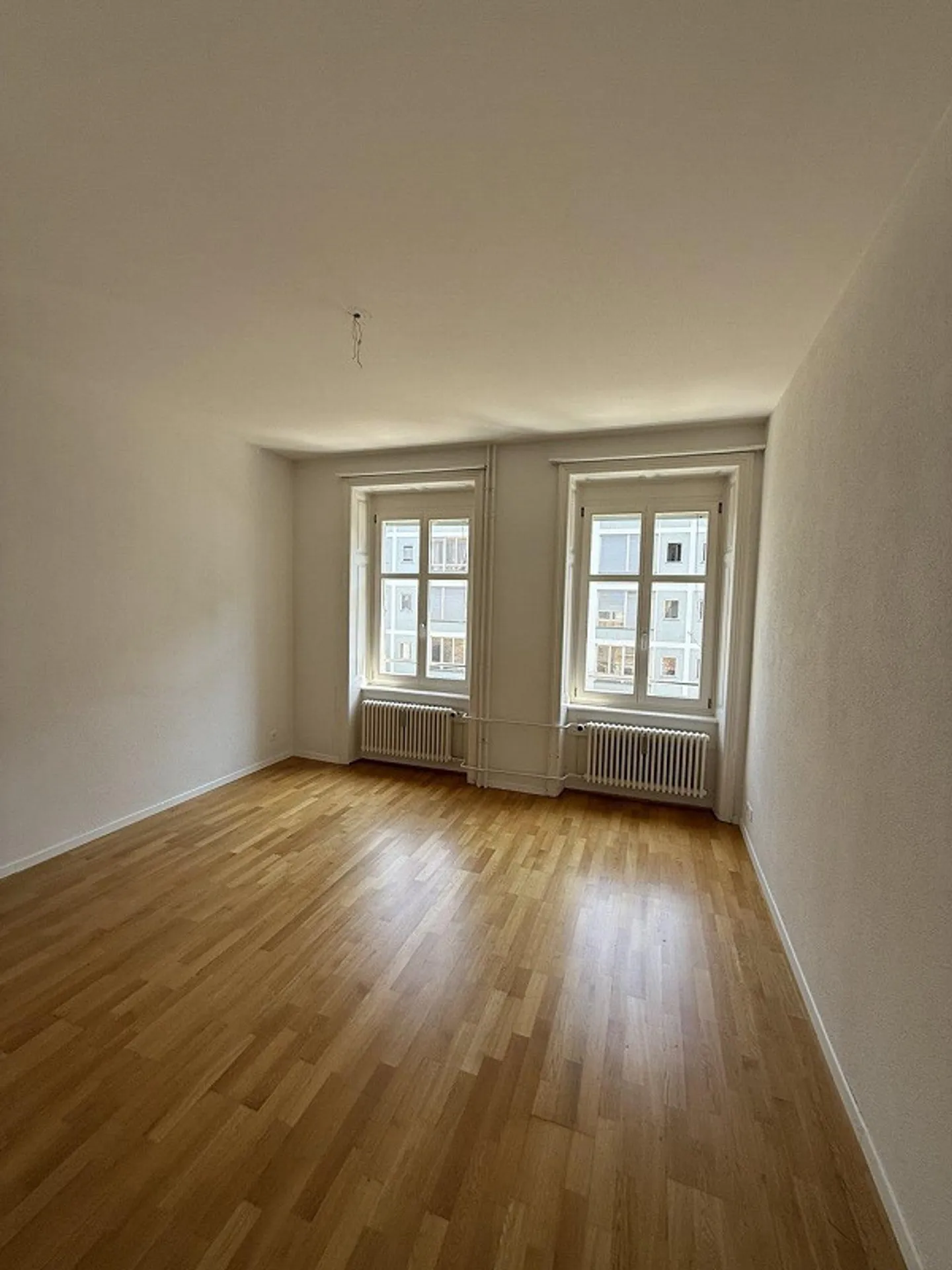 Appartamento attraente con 2 camere da letto in affitto - Foto 3 di 6