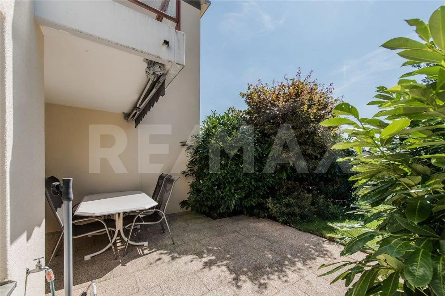 Casa a schiera soleggiata di 5 ½ locali in una posizione molto tranquilla - Foto 9 di 12