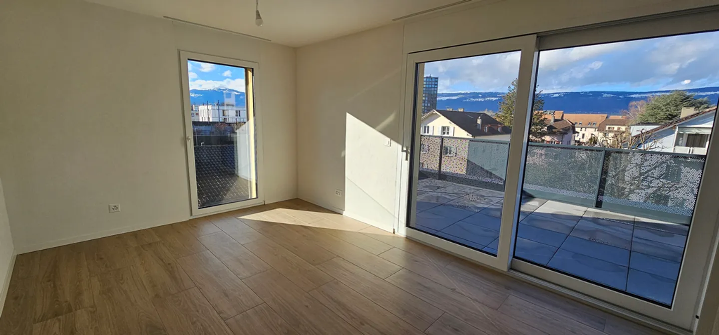 Helles 4.5-Zimmer-Apartment im 2. Stock - Foto 4 von 8