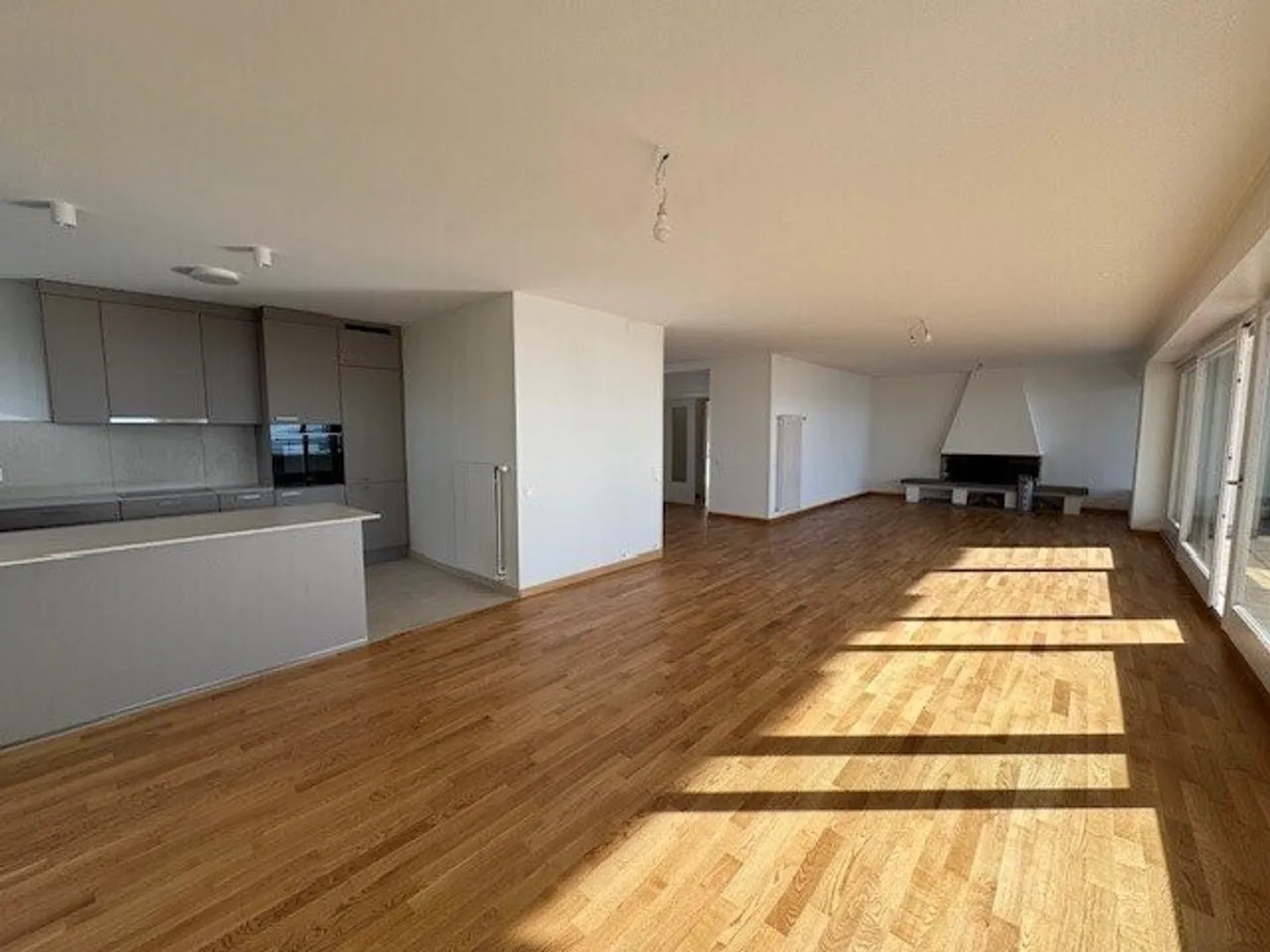 A stone's throw from the Lake and the city center. - Photo 4 of 12