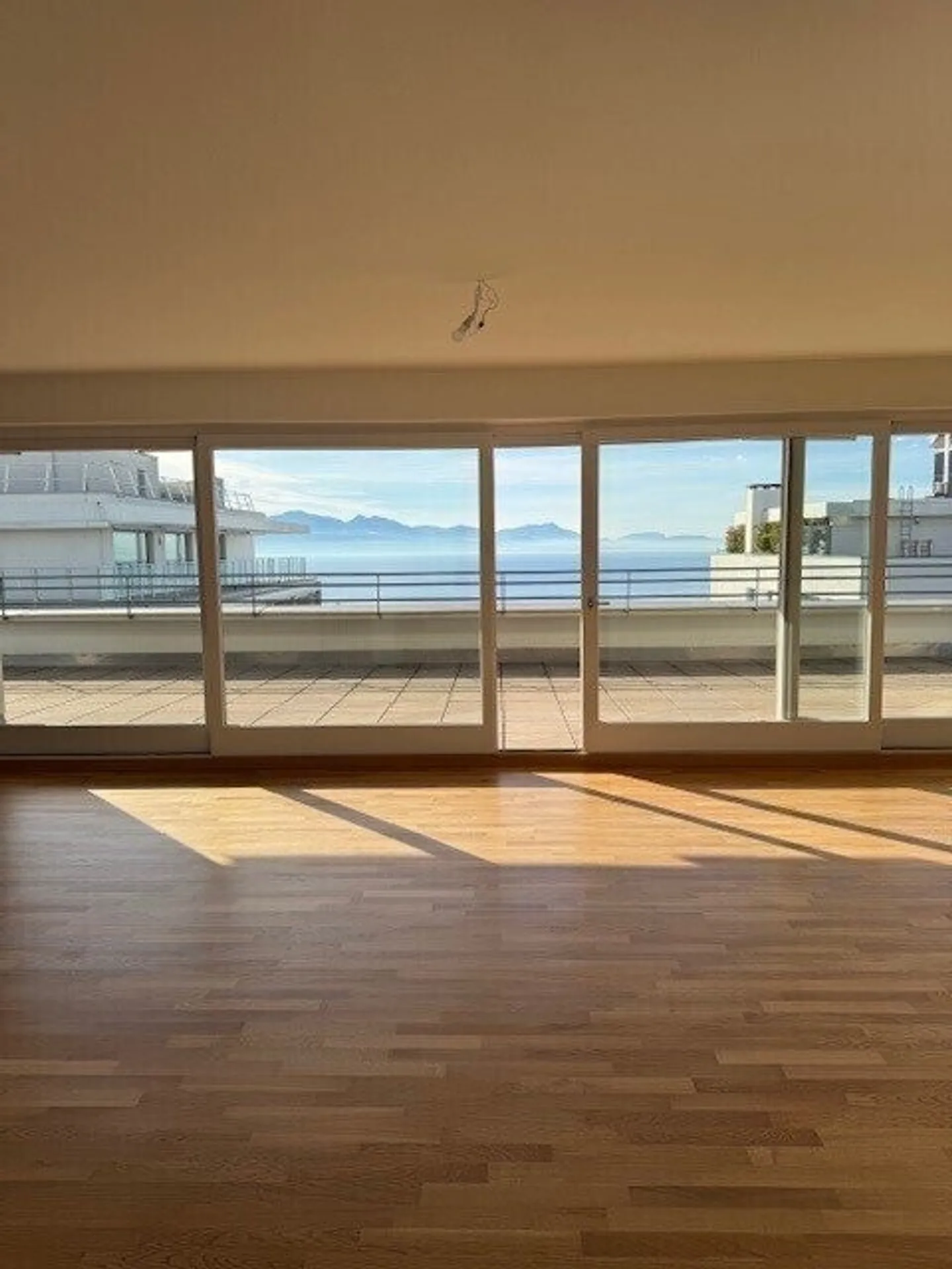 A stone's throw from the Lake and the city center. - Photo 5 of 12