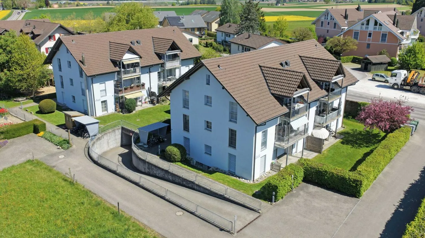 Two multi-family houses with AEH in Grafenried BE - Photo 2 of 2