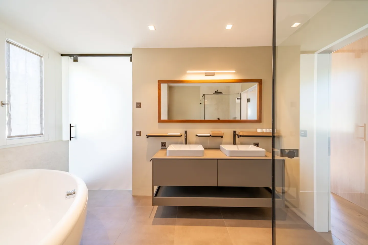 Modern Penthouse Apartment in Kriens-Obernau - Photo 3 of 5