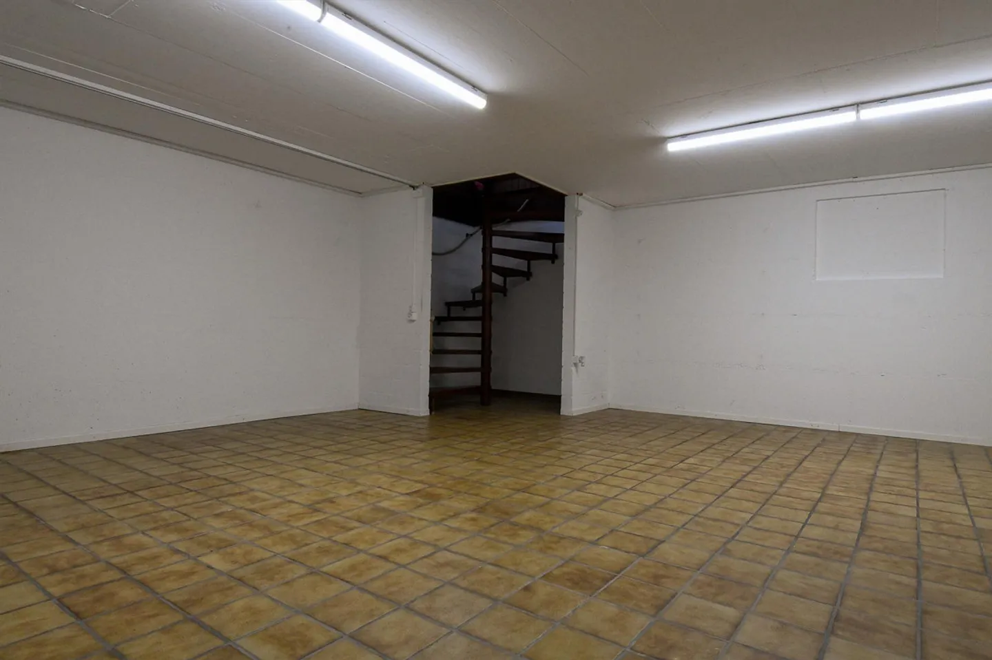 Shop/Office - Photo 15 of 16