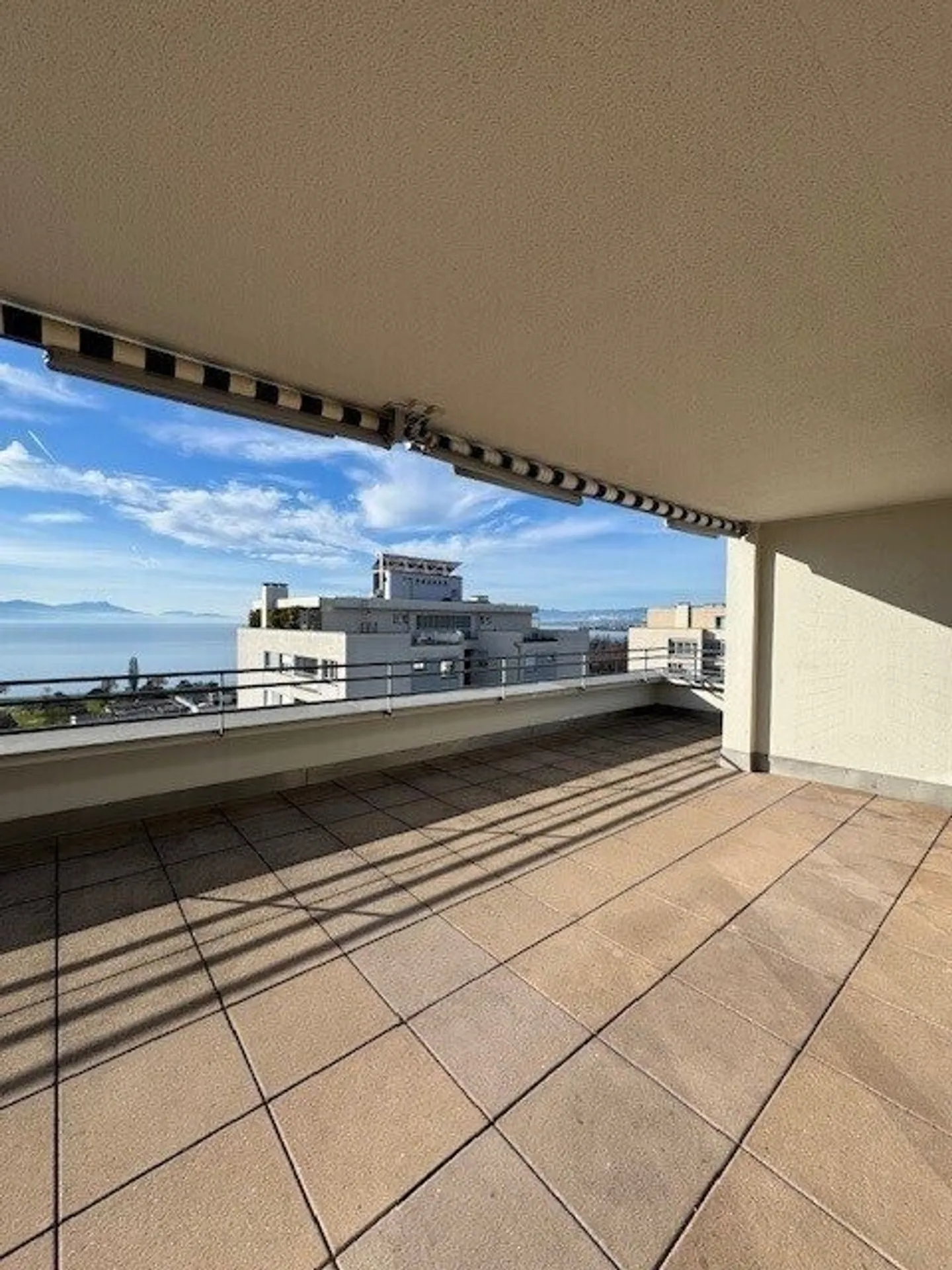 A stone's throw from the Lake and the city center. - Photo 12 of 12