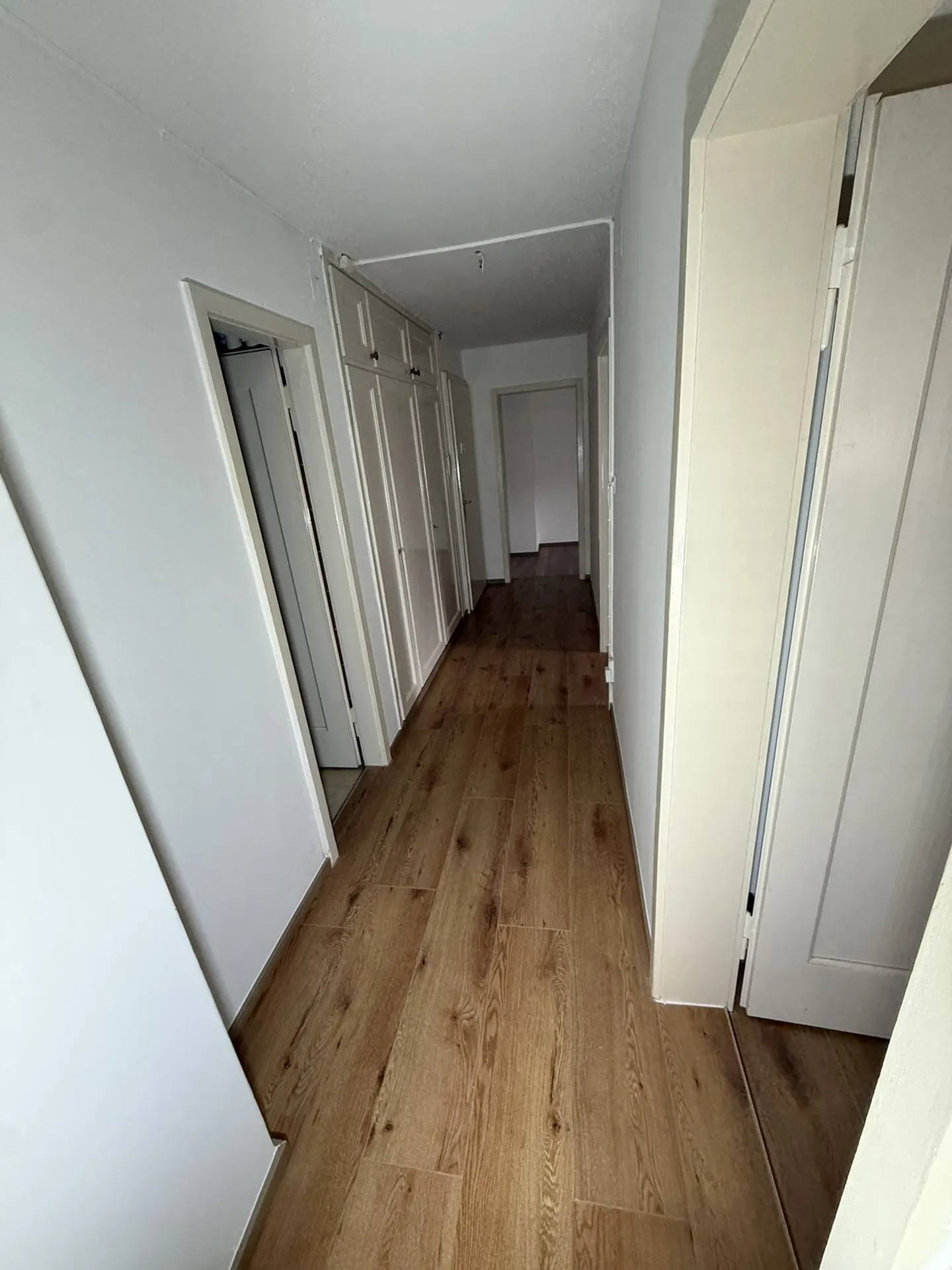 Appartement Confortable dans Immeuble Amical - Photo 2 sur 7