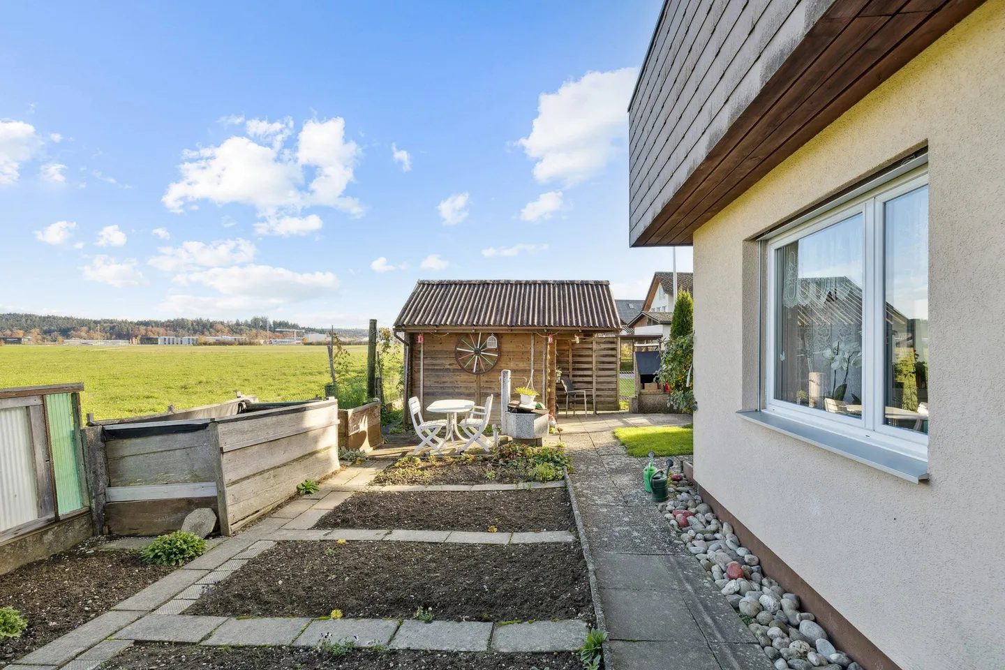 Maison individuelle avec beau jardin - Photo 3 sur 25