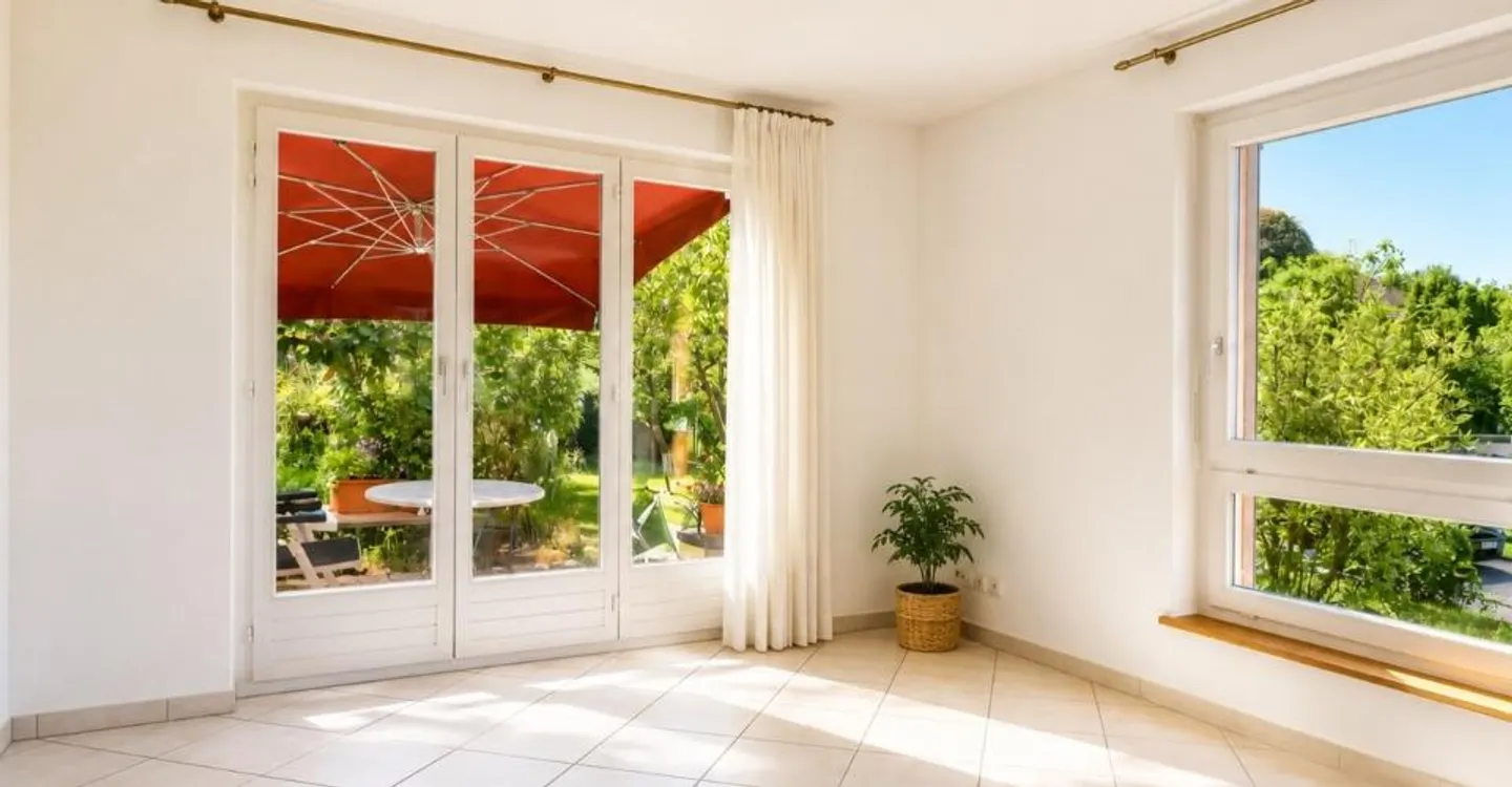 Charming Family Villa with Garden - Photo 3 of 7