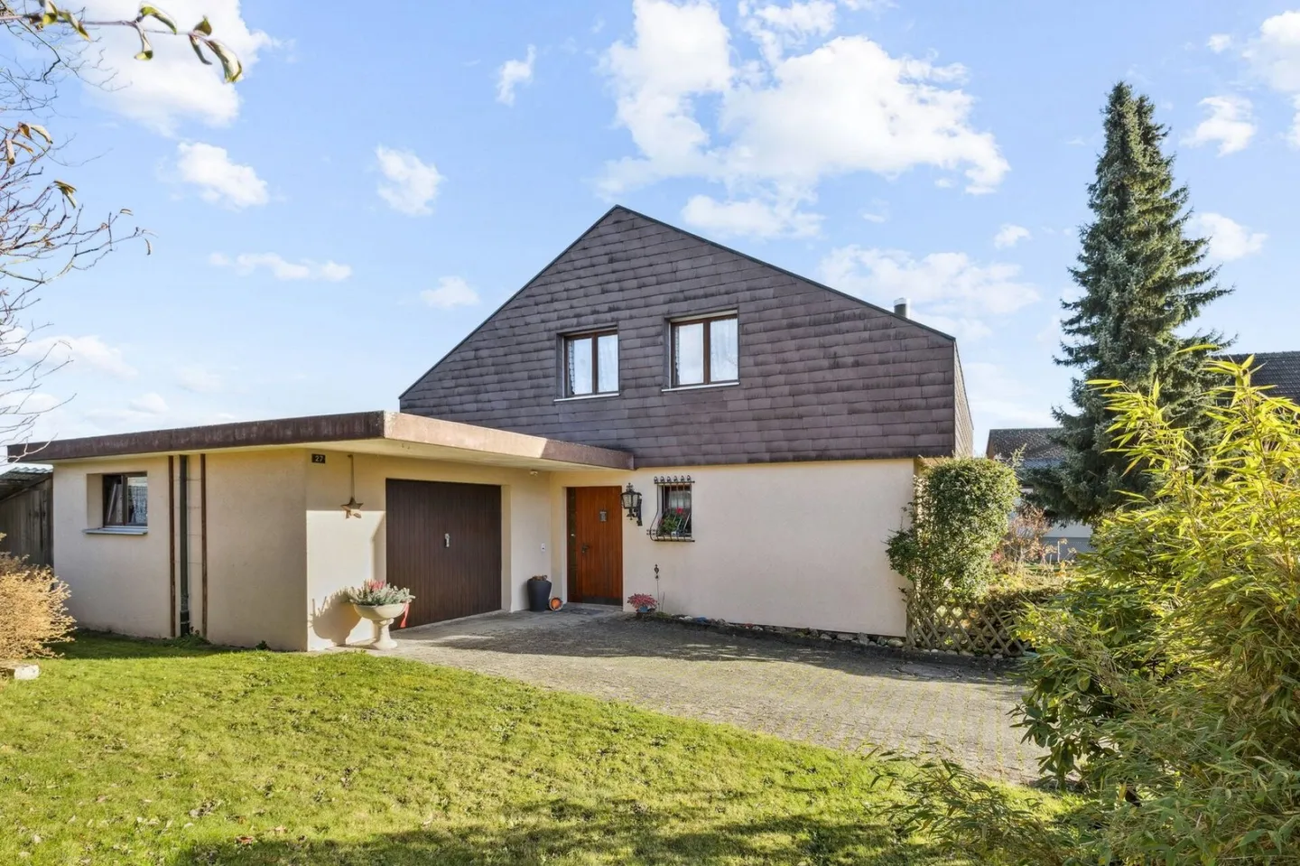 Maison individuelle avec beau jardin - Photo 5 sur 25