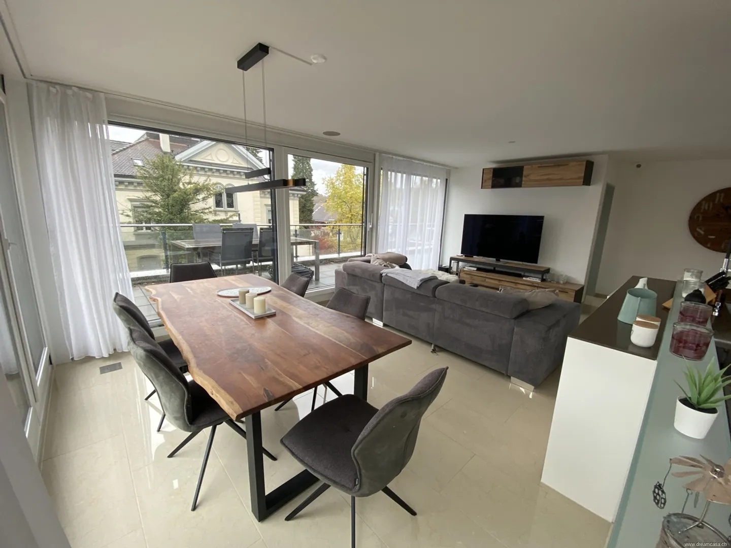 Central, Modern Living Near Highway - Photo 3 of 10