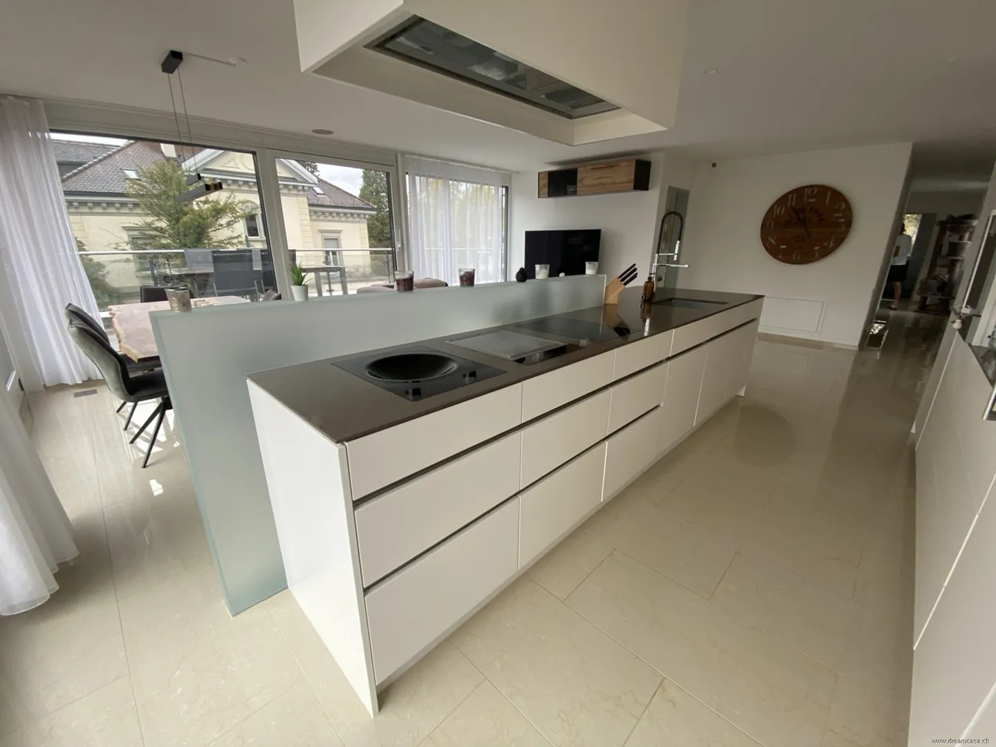 Central, Modern Living Near Highway - Photo 5 of 10