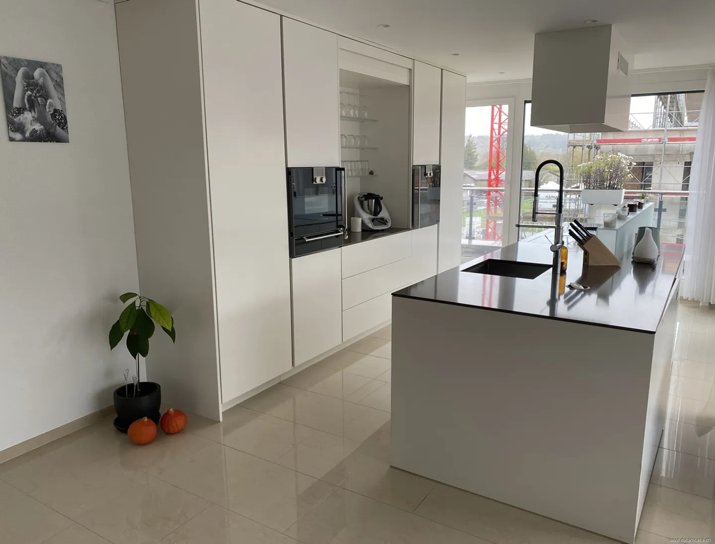 Central, Modern Living Near Highway - Photo 4 of 10