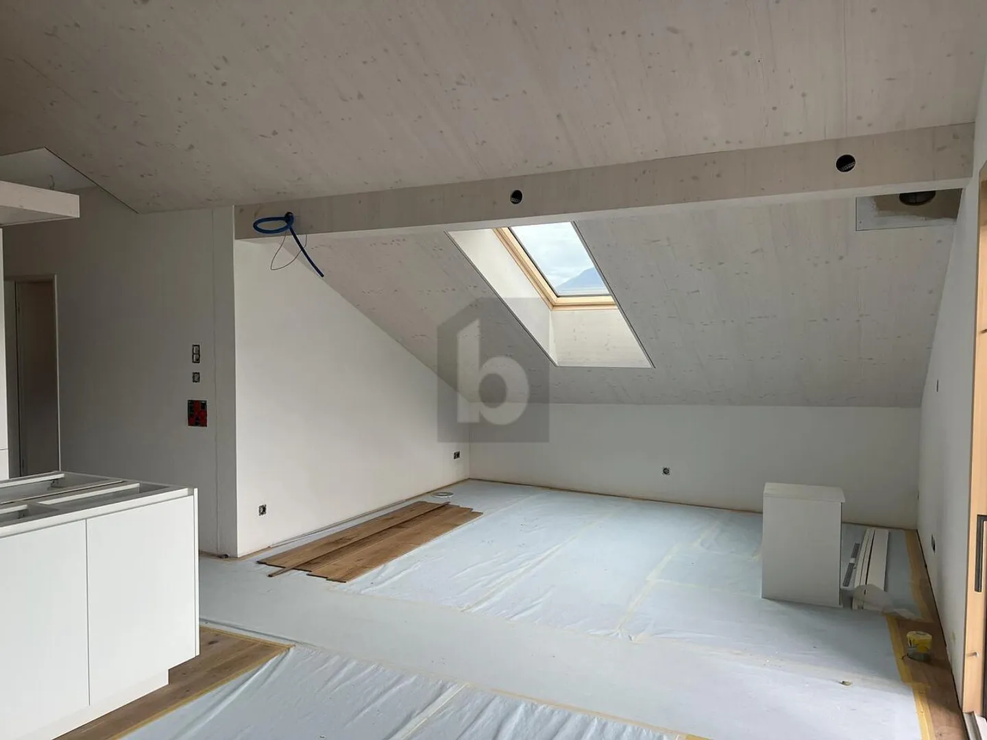 FIRST USE: MODERN WITH A VIEW - Photo 3 of 6
