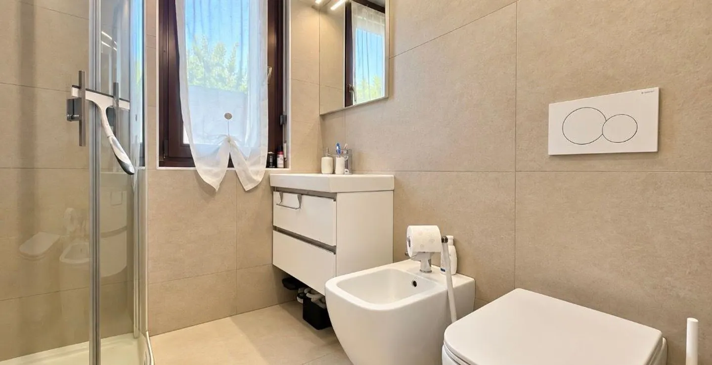 Villa with private garden and pleasant open view - Photo 17 of 22