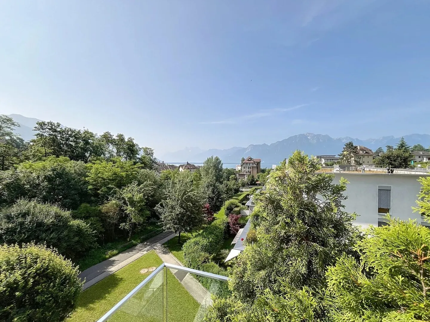Magnificent view of the lake and absolute serenity in Clarens - Photo 2 of 12