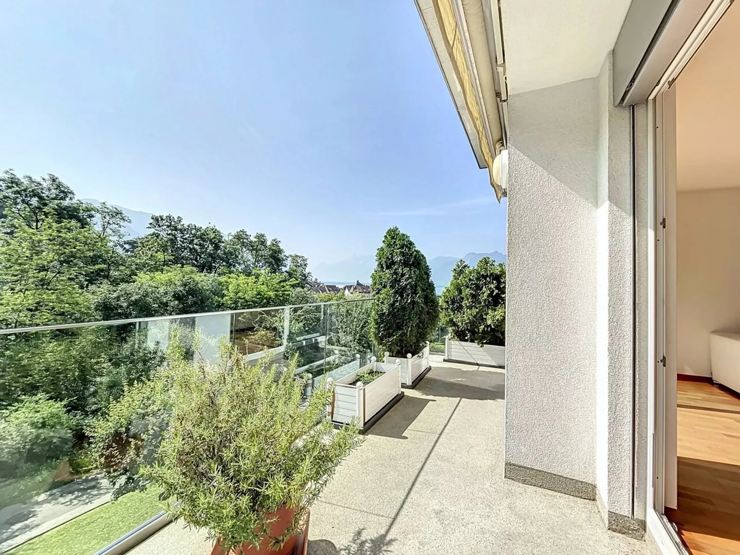 Magnificent view of the lake and absolute serenity in Clarens - Photo 3 of 12