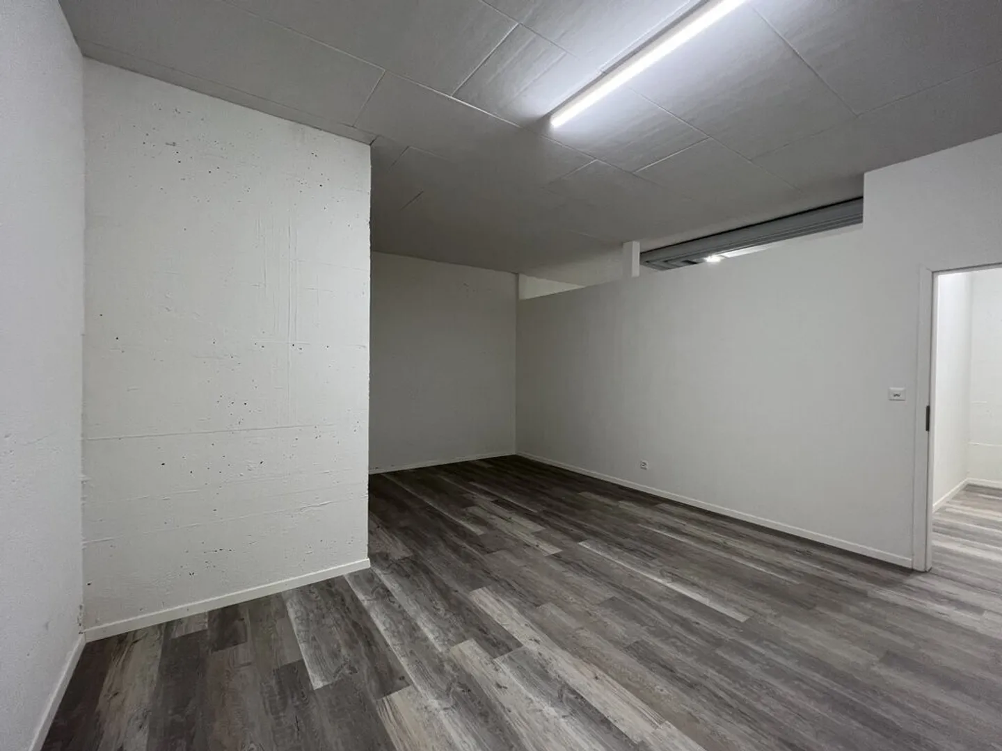 Espace de stockage spacieux - 8712 Stäfa - Photo 3 sur 3