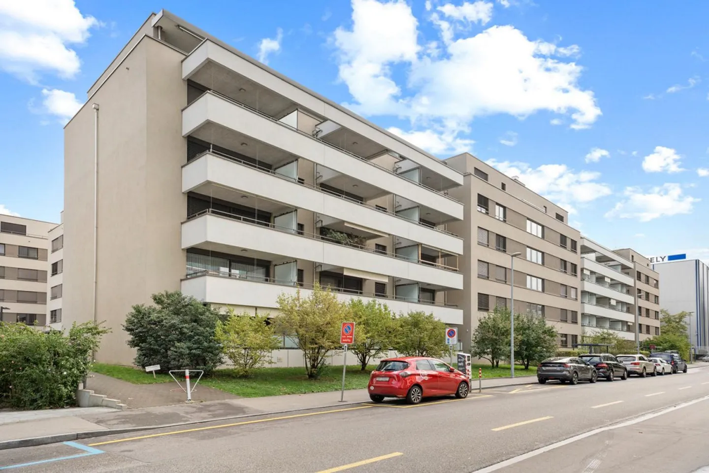 Attractive 2.5 room apartment near the Birs - Photo 1 of 10