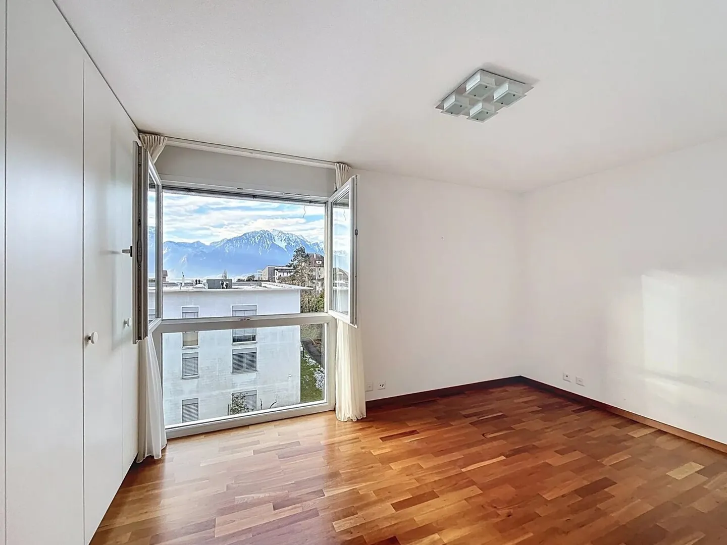 Magnificent view of the lake and absolute serenity in Clarens - Photo 10 of 12