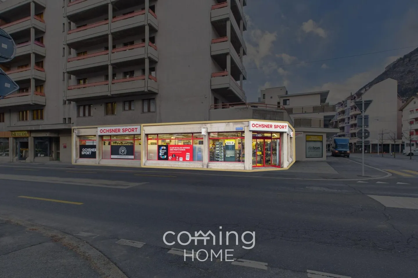 Commercial space half in Visp - 340 m² on the ground floor, barrier-free and versatile - Photo 1 of 12