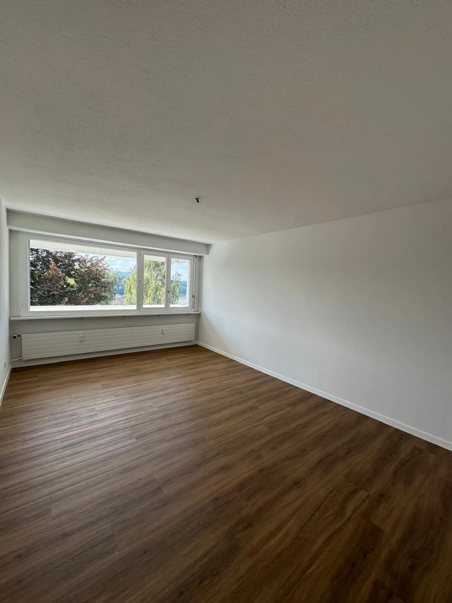 Attractive 4.5-room apartment with balcony in the best location of Ittigen - Photo 3 of 9