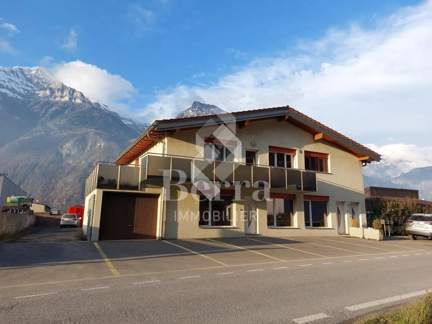 Saxon ! Halle industrielle + espace de stockage + surface commerciale + appartement de fonction! - Foto 4 di 13