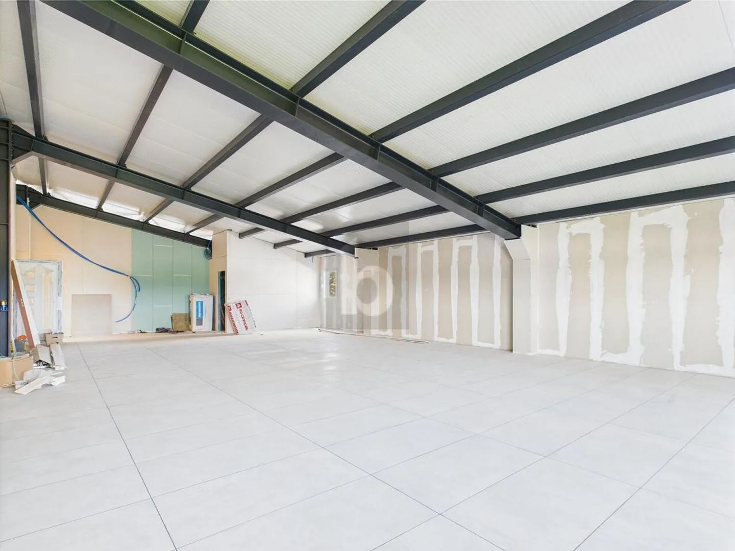 Bright Office Space in Oensingen - Photo 3 of 6