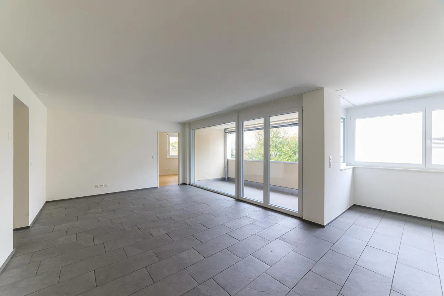 Bright 4.5-room apartment 100m2 - Photo 2 of 7