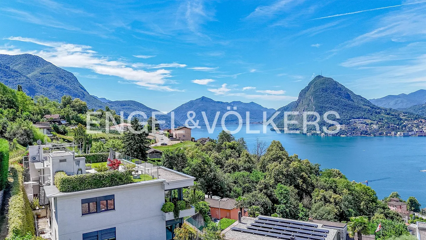 Attico con vista mozzafiato a Lugano-Albonago - Foto 3 di 13