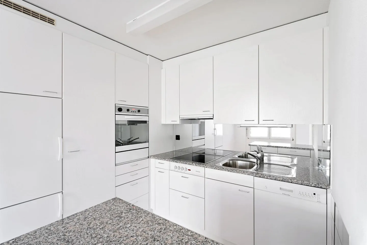 Spacious Apartment in Sonnenpark - Photo 3 of 9
