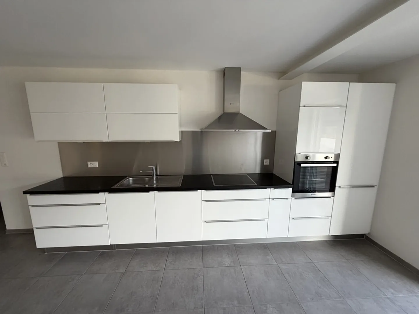 Appartement Charmant avec Terrasse - Photo 6 sur 10