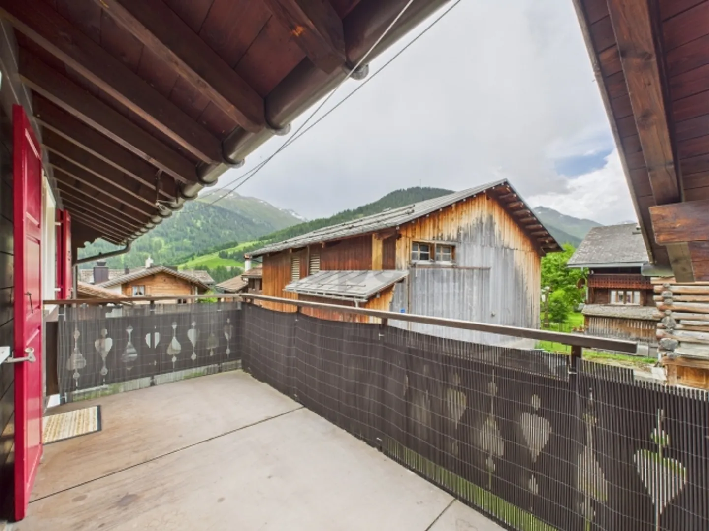 Charming 5.5-room attic apartment in a central location in Sedrun - Photo 12 of 13