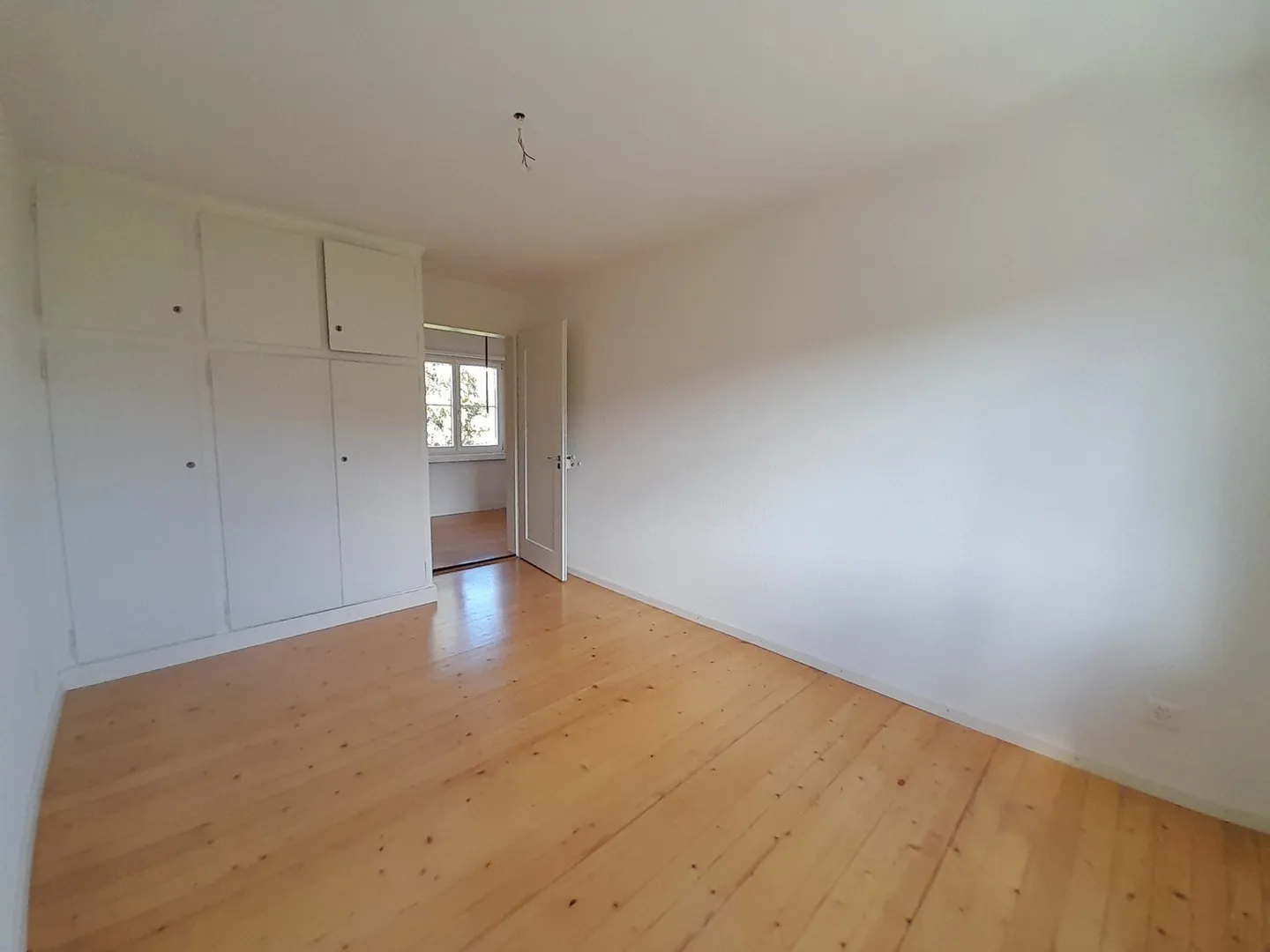 Charmante maison individuelle de 4 pièces avec jardin à Eglisau - Photo 9 sur 13