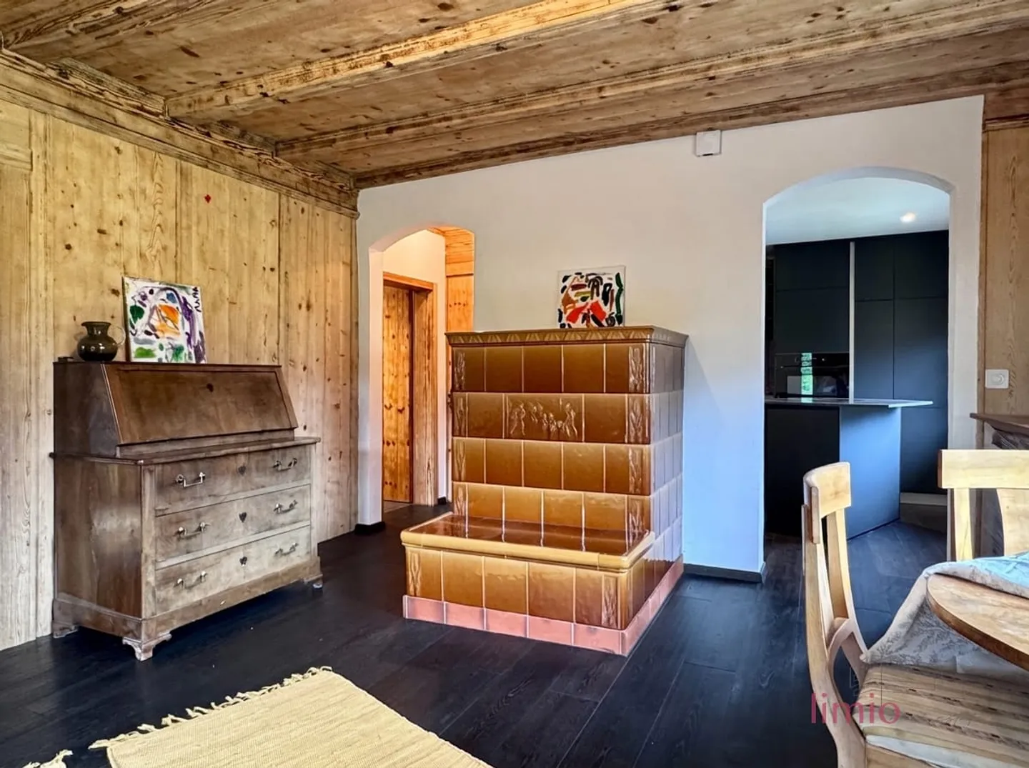 A RARE OPPORTUNITY: Completely renovated chalet with a separate apartment just 5 minutes from Chur - Photo 12 of 13