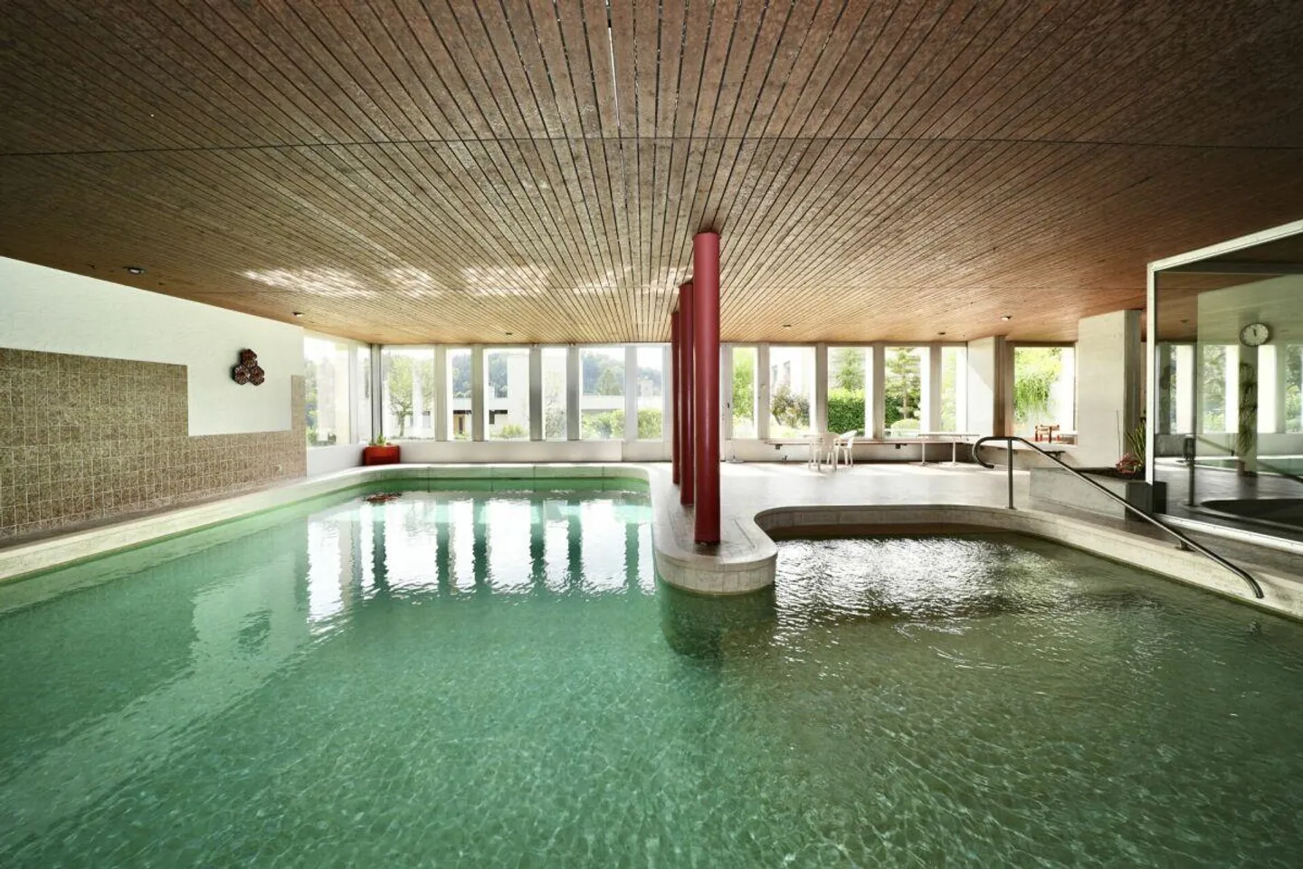 Spacious Attic Apartment with Views - Photo 4 of 4