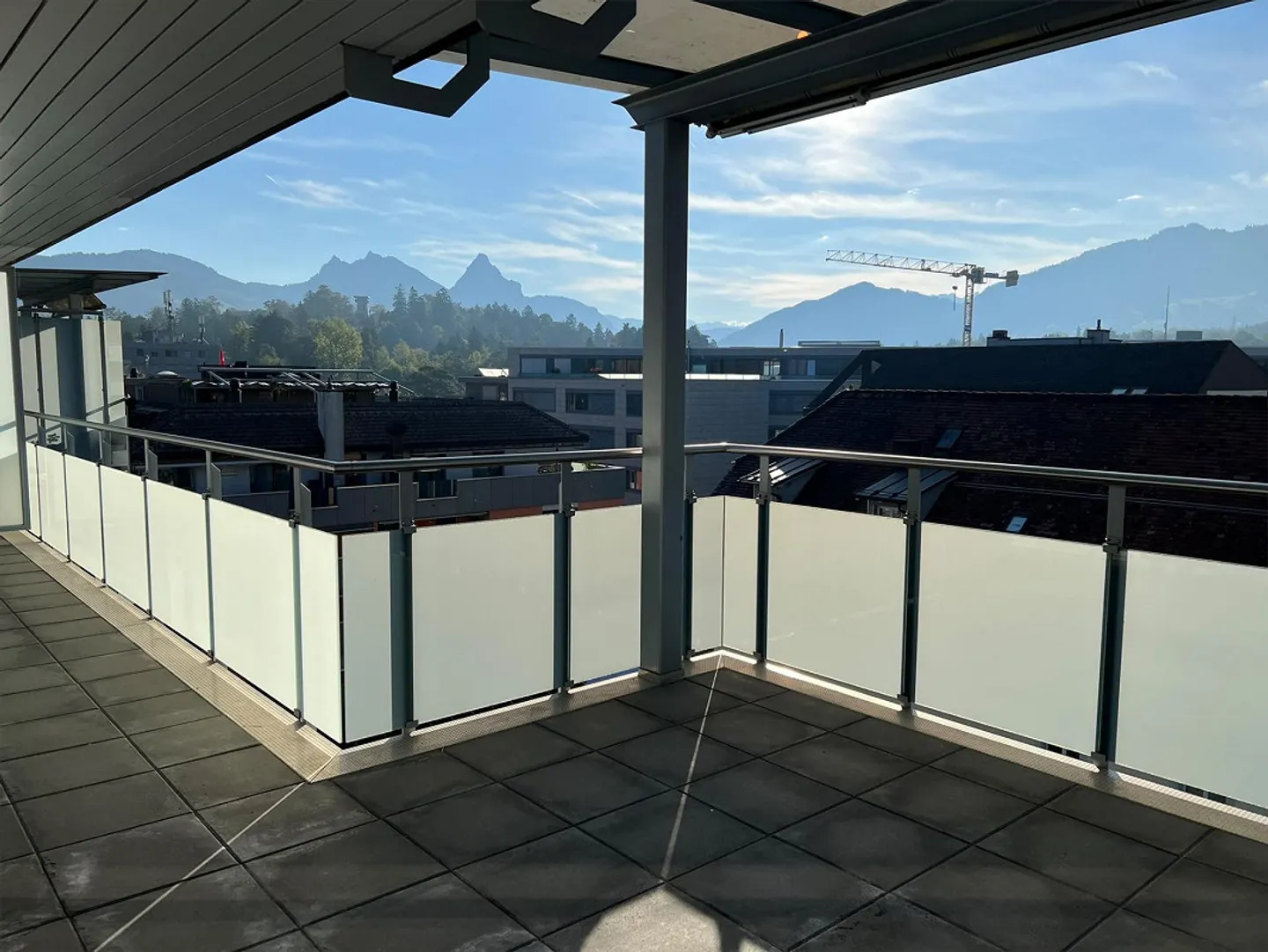 Appartement Attique 4 1/2 pièces au centre de Goldau - Photo 4 sur 6