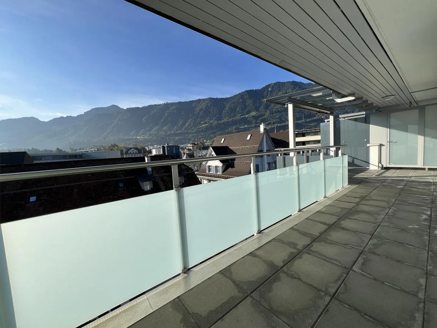 Appartement Attique 4 1/2 pièces au centre de Goldau - Photo 5 sur 6