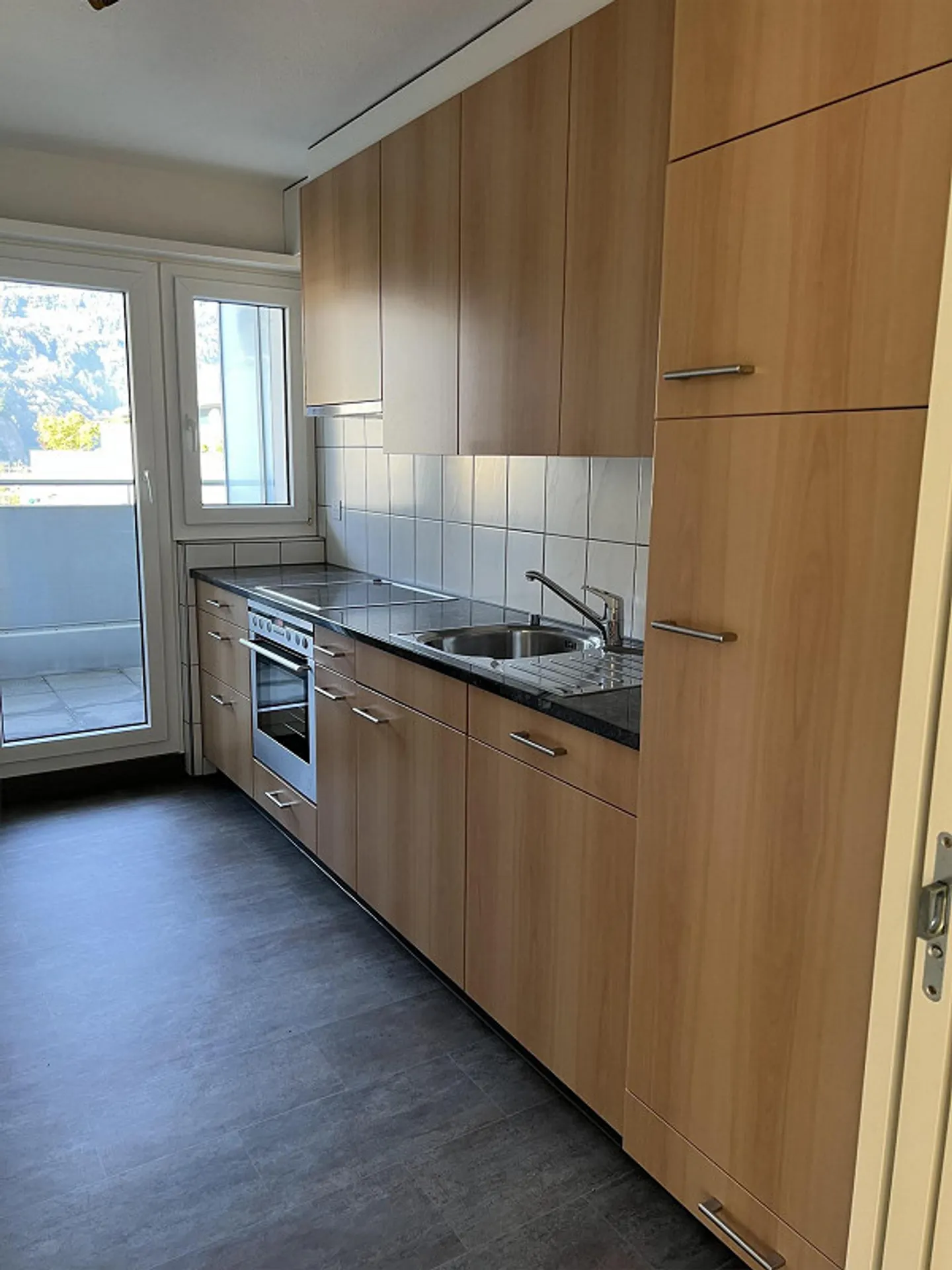 Appartement Attique 4 1/2 pièces au centre de Goldau - Photo 1 sur 6